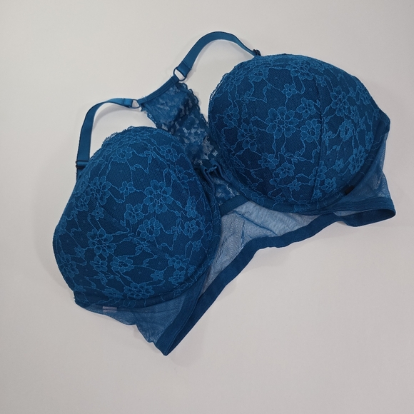 Victoria's Secret lace push--up bra - Picture 2 of 11
